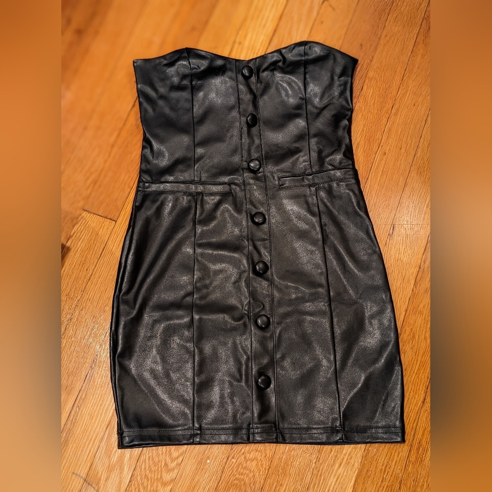 Elegant Black Strapless Dress